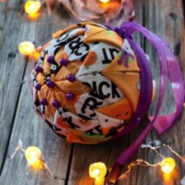 Halloween bauble (purple web)
