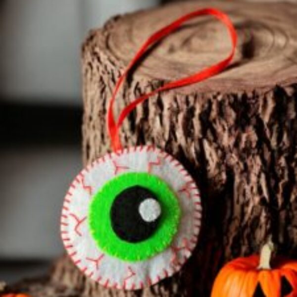 felt Halloween eyeball decoration