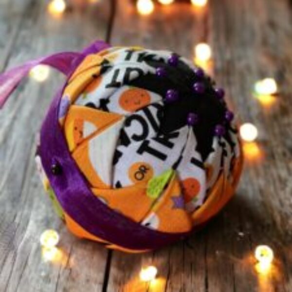Halloween bauble (purple)