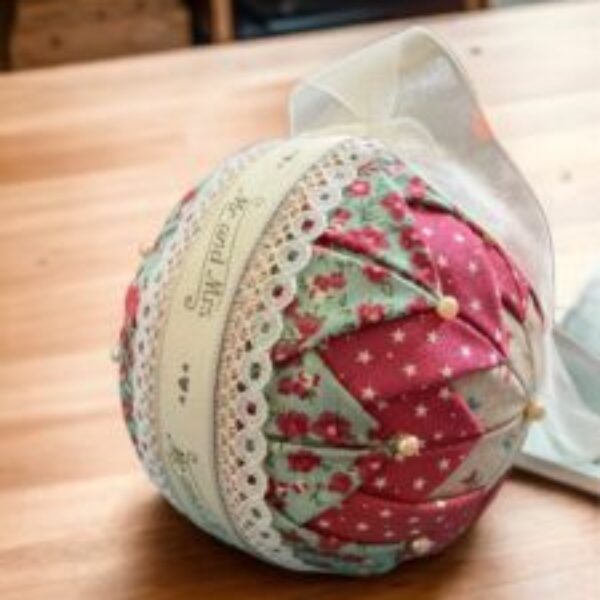 Wedding bauble (pink flowers)