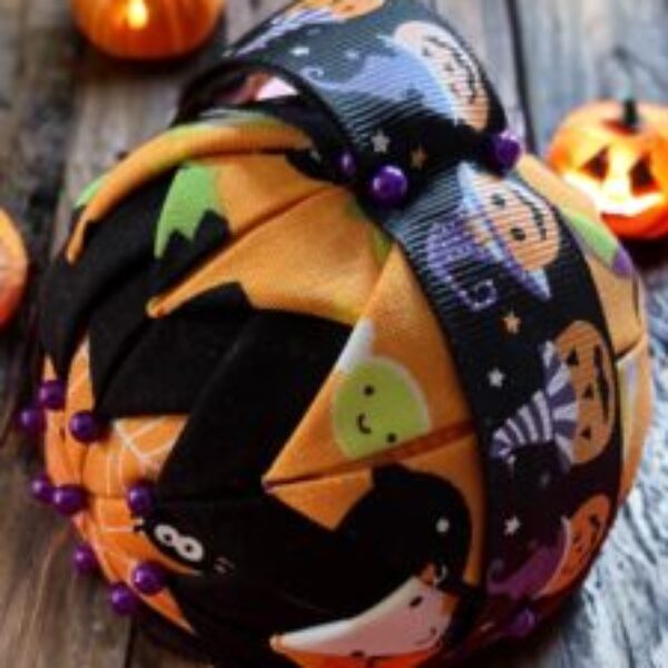 Halloween bauble (black/purple)