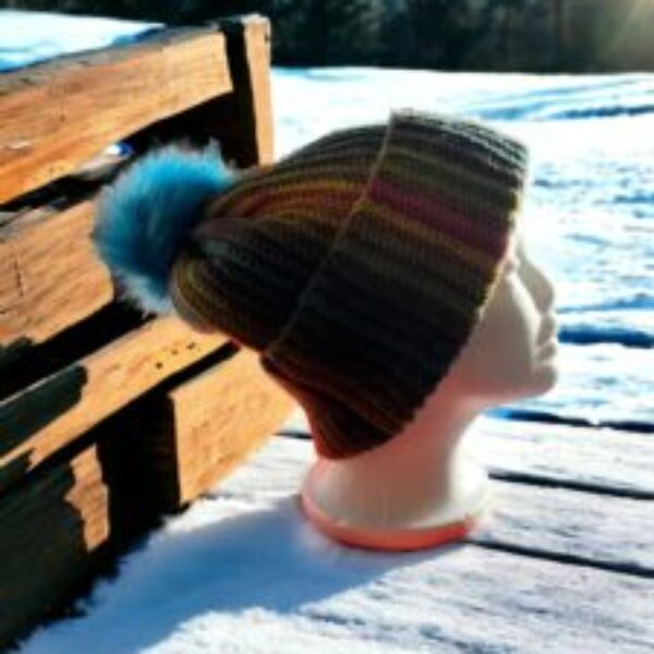Hand crochet beanie hat with detachable pompom