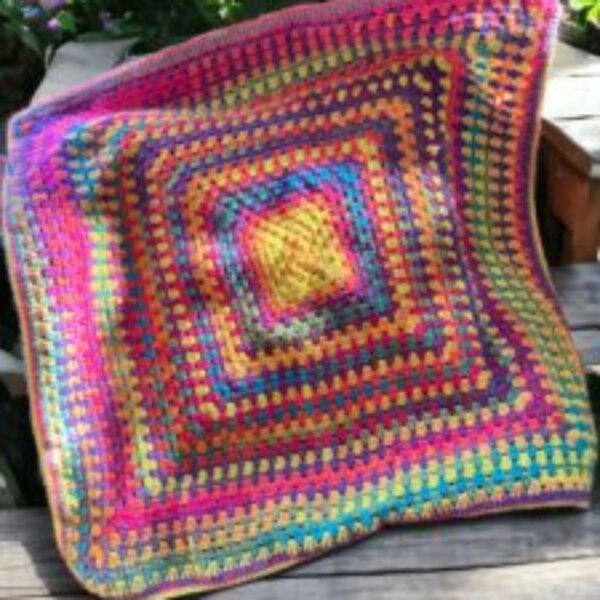 Granny Crochet baby blanket (rainbow )
